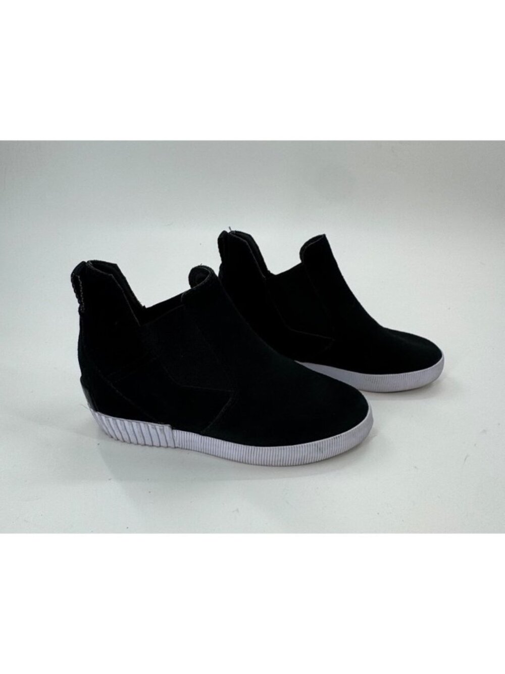 SOREL Ona Ave Black Suede Slip-On Sneakers Womens Size 7 White Rubber Sole